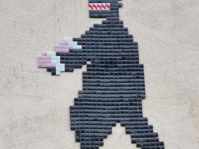 Mosaïque Godzilla pixel art à Clermont-Ferrand — Street art à Clermont-Ferrand