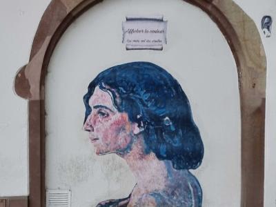 Blue Woman in the Arch — Street art in Strasbourg