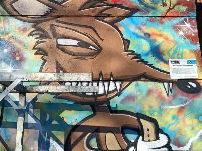 The Wolf with the White Glove — Street art in Nantes