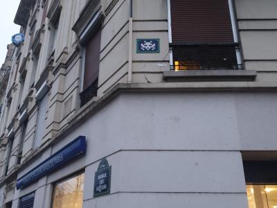 PA_1180, Space Invader de l'avenue des Gobelins — Street art de Invader à Paris