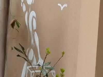 White Body Releasing Birds — Street art by Jerome Mesnager in Vichy