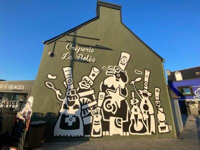 Krampouez, la fresque de la crêperie — Street art de Frob à Crozon
