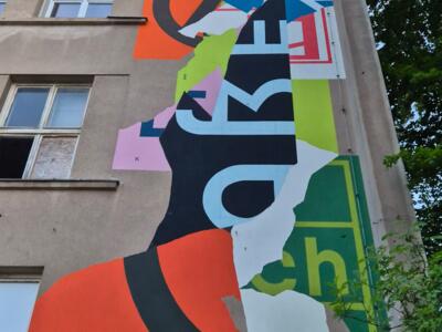 Fresque typographique d'ibug 2025 par Dima Korma — Street art de Dima Korma à Chemnitz