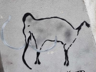 Stencil Cave Painting Mammoth — Street art by Lasco in Clermont-Ferrand