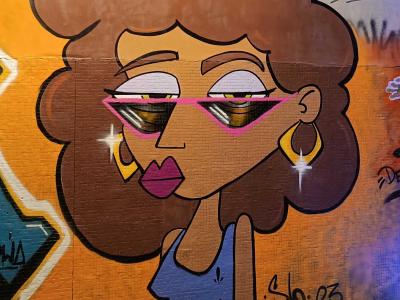 Afro Woman with Pink Sunglasses Cartoon — Street art in Paris