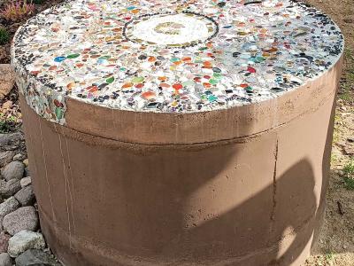Le tambour de béton en mosaïque — Street art à Biržai