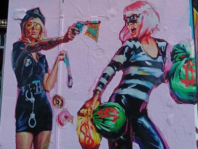 Yorgos policière et voleuse — Street art à London