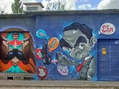 Symmetrical moustachioed face by Void — Street art by Gergely Void (v.01.d) in Budapest