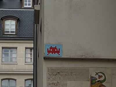 Space Invader on Rue des Rosiers — Street art by Invader in Paris