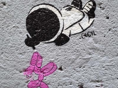 Lunaire gardienne de fleurs — Street art à Clermont-Ferrand