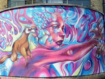 La femme et le furet par Jim Vision — Street art de Jim Vision à London