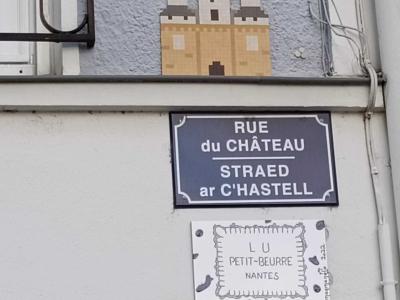 Château et petit beurre — Street art de Mifamosa à Nantes