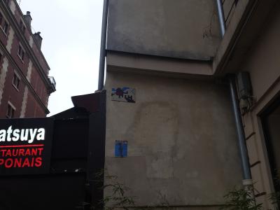 La tête de Gundam de la rue — Street art de Gzup à Paris