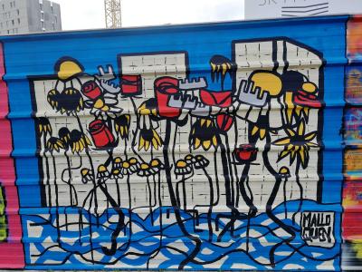 Humanized Sunflowers by Mallo Quey — Street art in Nantes