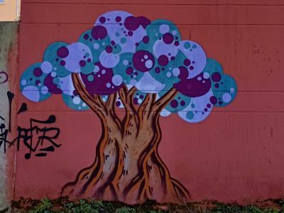 Arbre aux bulles violettes — Street art à Rezé