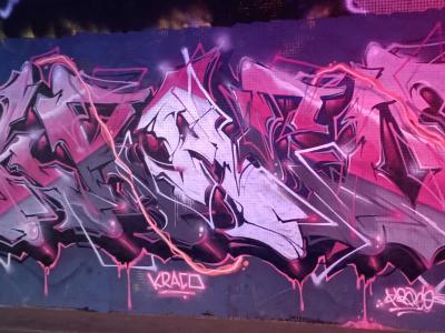 Wildstyle rose et gris à Paris — Street art à Paris