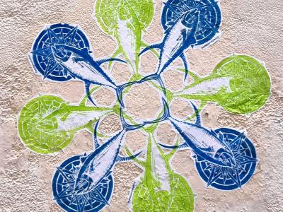 Mandala de poissons en vert et bleu — Street art à Clermont-Ferrand