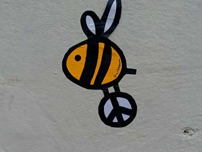 Mister Zion's Pacifist Bee — Street art by Mister Zion in Nantes