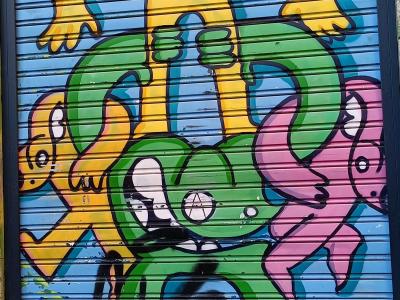Trio de personnages cartoon colorés — Street art à Madrid