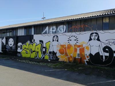 Ensemble of Female Figures — Street art in Nantes