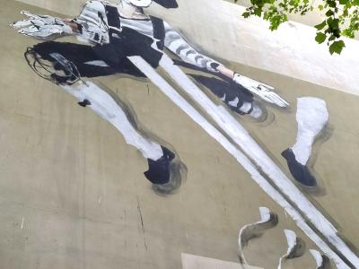 Le mime aux bras tendus — Street art de Anthony Lister à Grenoble