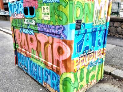 Graffiti 3D cube stop multicolore — Street art à Clermont-Ferrand