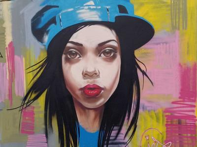 Femme à la casquette bleue par Jef — Street art de Jef à Redon