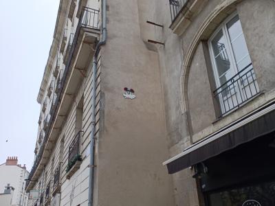 La souris aux oreilles rouges — Street art de Gzup à Nantes