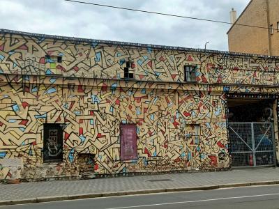Total Labyrinthine Facade — Street art in Prague