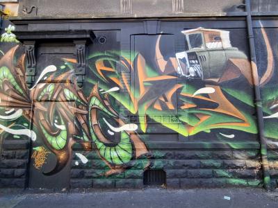 Wild Style Graffiti and Vintage Car — Street art in Clermont-Ferrand