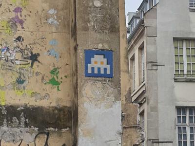 Space Invader PA_0525 — Street art de Invader à Paris