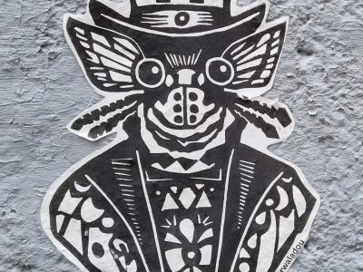 Insecte steampunk au haut-de-forme — Street art à Clermont-Ferrand