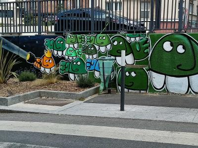 Funny Green Mushroom Characters — Street art in Villejuif
