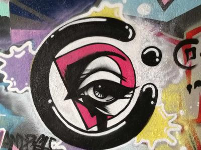 Eye in the Graphic Crescent — Street art in Paris