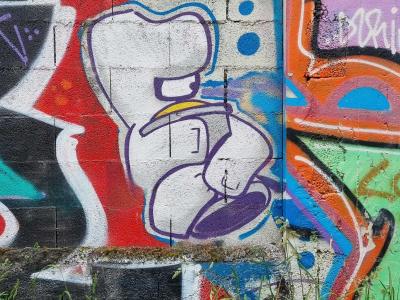 White and Purple Throw Up — Street art in Grenoble