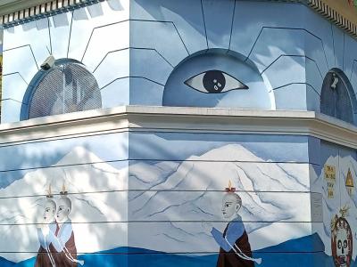 Painted architecture with figures — Street art by Jurga Užkurnytė in Vilnius
