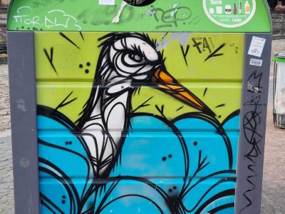 Grue dans les nuages — Street art à Strasbourg