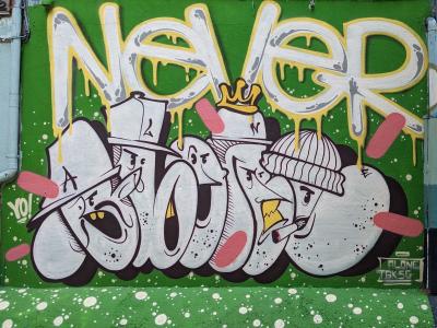 Wildstyle Lettres Blanches Décor — Street art à Valence