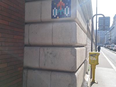 Space Invader PA 1214 at Picpus — Street art in Paris
