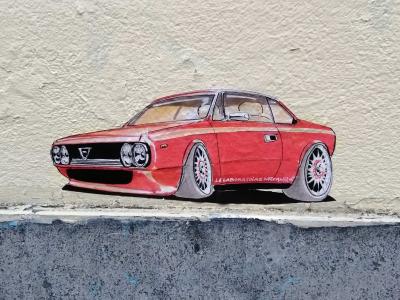 Voiture vintage rouge, Lille — Street art de Le laboratoire Mécanique à Lille