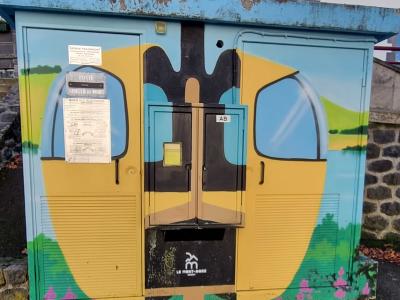 Cable Car Cabin Front View — Street art in Mont-Dore