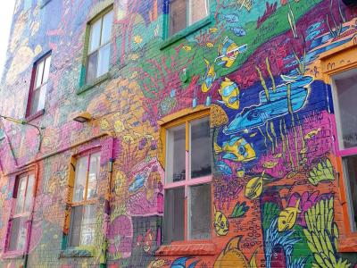 Fond marin sur la façade de la ruelle — Street art de Uber 5000 à Toronto