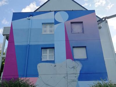 Maison géométrique colorée bleue rose Skio