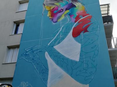 Portrait réaliste coloré cheveux tressés Snake