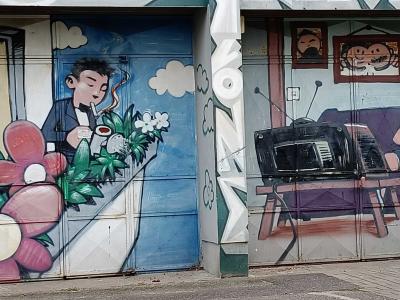 Porte Portraits Dualité Colorée — Street art à Berlin