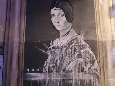 Dripping Renaissance Portrait Trompe-l'Oeil — Street art in Paris