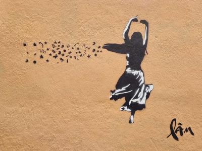 Danseuse cosmique — Street art à Clermont-Ferrand