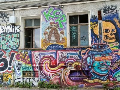 Psychedelic Waves Berlin — Street art in Berlin