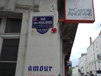 Amour Urbain Coloré — Street art de Fast Freak à Angers