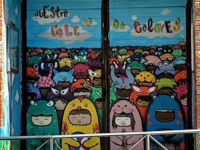 Nuestro Cole de Colores, monstres joyeux — Street art à Madrid